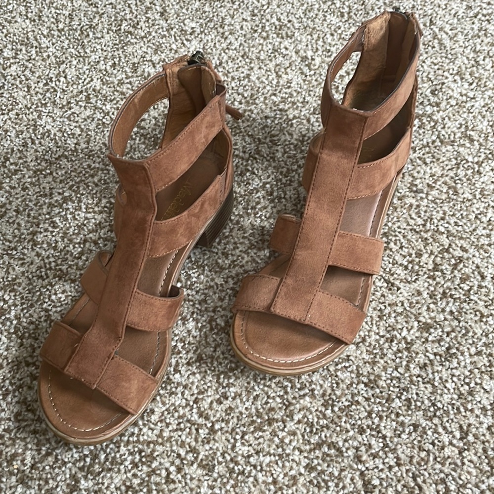 Suede mini heel!